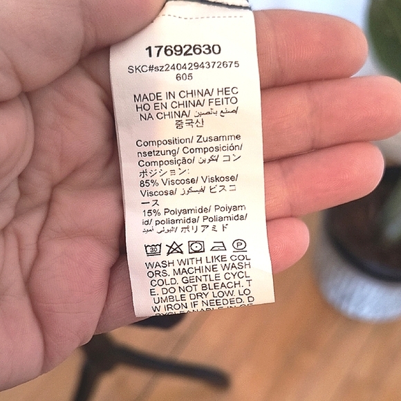 Emery Rose Colorblock Dress in Cream, Rust, and Black. Size Small - Picture 3 of 6